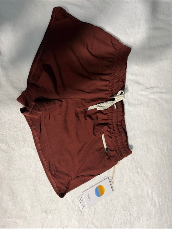 Vuori Pants - Vuori Clementine Brick Athletic Drawstring Shorts